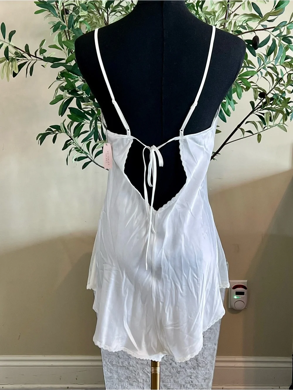 Victoria's Secret White Lace-Trim Chemise Bodysuit - Picture 2 of 3